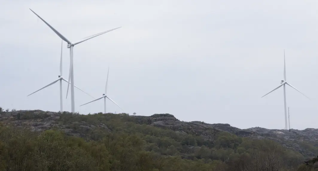 Nordmenn er blitt mer positive til utbygging av vindkraft på land det siste året, viser tall fra Cicero. Nordmenn er blitt mer positive til utbygging av vindkraft på land det siste året, viser tall fra Cicero.