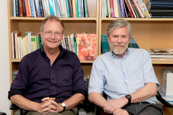 Mens professor Steinar Stjernø (t.v) har skrevet fagbok på engelsk før, debuterer professor Knut Halvorsen med ”Work, Oil and Welfare”. (Foto: Kari Aamli) Mens professor Steinar Stjernø (t.v) har skrevet fagbok på engelsk før, debuterer professor Knut Halvorsen med ”Work, Oil and Welfare”. (Foto: Kari Aamli)