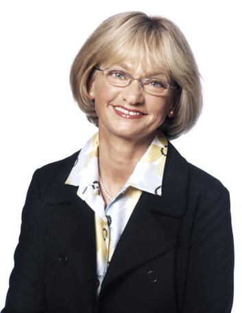 Pia Kjærsgård, partiformann i Dansk Folkeparti sto bak det danske forslaget sammen med partikollegene Louise Frevert, Kristian Thulesen Dahl, Jette Jespersen, Poul Nødgaard og Peter Skaarup. Pia Kjærsgård, partiformann i Dansk Folkeparti sto bak det danske forslaget sammen med partikollegene Louise Frevert, Kristian Thulesen Dahl, Jette Jespersen, Poul Nødgaard og Peter Skaarup.