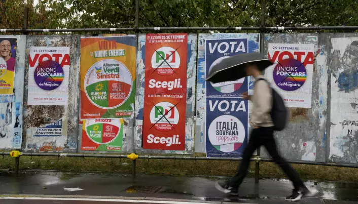 Høyreradikale partier har vunnet ferske valgseire i land som Italia og Sverige. Unge menn som føler seg plassert på sidelinjen i samfunnet, kan ha bidratt. Her fra valget i Italia.