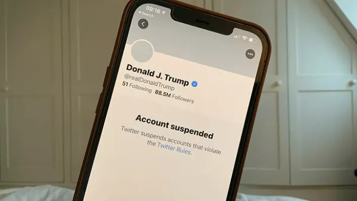 Many people became aware of the danger of fake news after Donald Trump was elected president of the United States in 2016. He also became known for sharing falsehoods through his Twitter account, which was closed in 2021 due to incitement to violence.