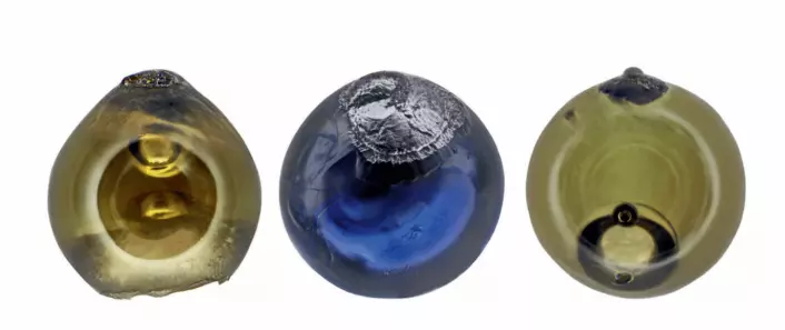 Glass-mikro-meteoritter er ikke spesielt sjeldne, men de er vanskelige å finne siden de ikke er magnetiske, påpeker Larsen.