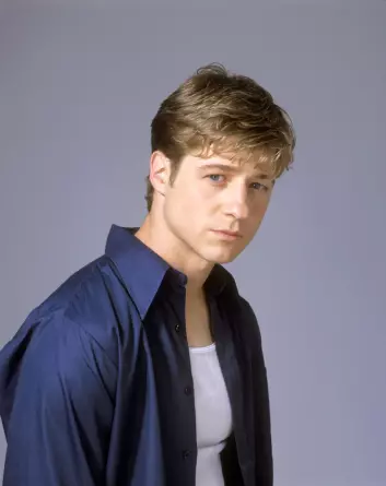 Ryan i tv-serien The O.C., spilt av Ben McKenzie, er den stille, sterke og nøkterne typen som løser problemer med vold.