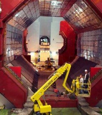 Denne enorme magneten skal benyttes til ALICE-eksperimentet ved CERN. (Foto: CERN) Denne enorme magneten skal benyttes til ALICE-eksperimentet ved CERN. (Foto: CERN)