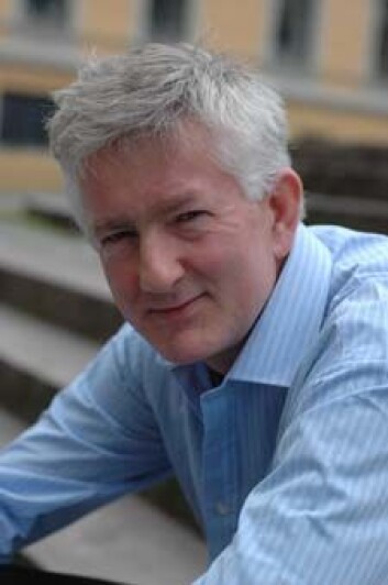Dag Elgesem, professor i IKT og samfunn ved Institutt for informasjons- og medievitskap, meiner at den kollektive modellen til nettleksikonet Wikipedia fungerer. (Foto: Åse Johanne Roti Dahl) Dag Elgesem, professor i IKT og samfunn ved Institutt for informasjons- og medievitskap, meiner at den kollektive modellen til nettleksikonet Wikipedia fungerer. (Foto: Åse Johanne Roti Dahl)