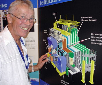 "- Rett etter Big Bang må det ha vært et symmetrisk forhold mellom materie og antimaterie. Men hvor ble av antimaterien? Hvorfor vant materien? spør forskern Olav Ullaland, som har vært ved CERN siden 1973. (Foto: Espen Eggen)" "- Rett etter Big Bang må det ha vært et symmetrisk forhold mellom materie og antimaterie. Men hvor ble av antimaterien? Hvorfor vant materien? spør forskern Olav Ullaland, som har vært ved CERN siden 1973. (Foto: Espen Eggen)"