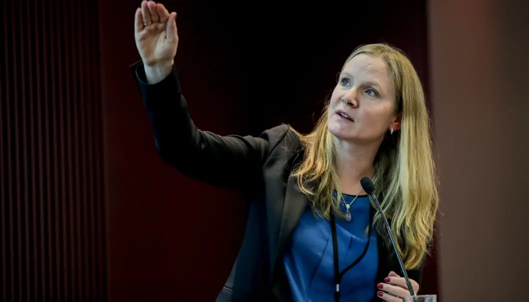 Direktør Mari Sundli Tveit i Forskningsrådet sier de må nedbemanne utover det de klarer med stillingsstopp og naturlig avgang. Direktør Mari Sundli Tveit i Forskningsrådet sier de må nedbemanne utover det de klarer med stillingsstopp og naturlig avgang.