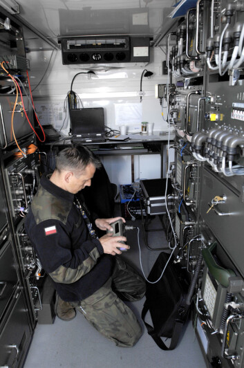 "Polsk sersjant på europeisk-amerikansk øvelse (U.S. Air Force photo/Staff Sgt. Nic Raven)" "Polsk sersjant på europeisk-amerikansk øvelse (U.S. Air Force photo/Staff Sgt. Nic Raven)"