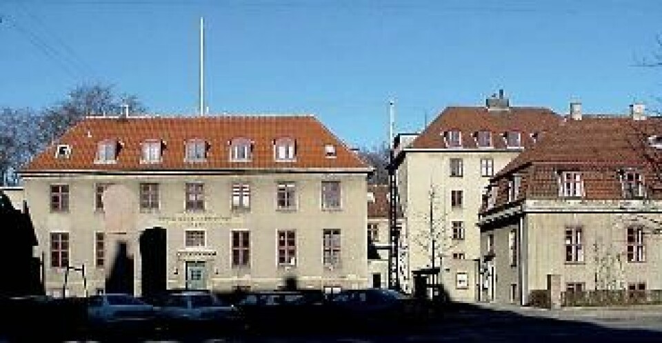 'Bohr-instituttet i København er i aktivitet fremdeles. Bohr bodde her, men flyttet til Carlsbergstiftelsens æresbolig før møtet med Heisenberg.'