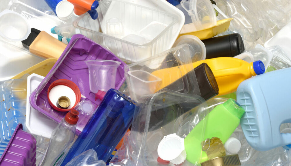 Vi bruker plast i nesten alt, men vi vet også at det er en miljøsynder – derfor spør Kurt, en av våre lesere, om det finnes et alternativt materiale.