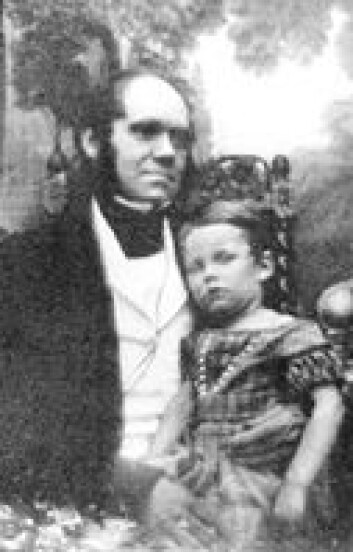 "Darwin levde tilbaketrukket med sin familie. Her med sønnen William." "Darwin levde tilbaketrukket med sin familie. Her med sønnen William."