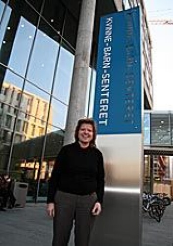"Elisabeth Balstad Magnussen er forsker ved NTNU og lege ved St Olavs Hospital i Trondheim. Hun har forfattet studien om svangerskapsforgiftning sammen med Lars Johan Vatten, Tom Ivar Lund-Nilsen, Kjell Åsmund Salvesen, George Davey Smith og Pål Richard Romundstad." "Elisabeth Balstad Magnussen er forsker ved NTNU og lege ved St Olavs Hospital i Trondheim. Hun har forfattet studien om svangerskapsforgiftning sammen med Lars Johan Vatten, Tom Ivar Lund-Nilsen, Kjell Åsmund Salvesen, George Davey Smith og Pål Richard Romundstad."