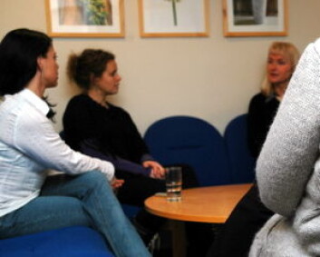 "I samtalegruppene skal terapeuten bevisstgjøre deltakerne på egne ressurser, og ressursene til personer de har rundt seg. (Illustrasjonsfoto: Åshild Nylund)" "I samtalegruppene skal terapeuten bevisstgjøre deltakerne på egne ressurser, og ressursene til personer de har rundt seg. (Illustrasjonsfoto: Åshild Nylund)"