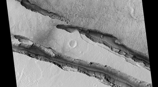 Hva er det som skjer under Mars-overflaten ved Cerberus Fossae? Hva er det som skjer under Mars-overflaten ved Cerberus Fossae?