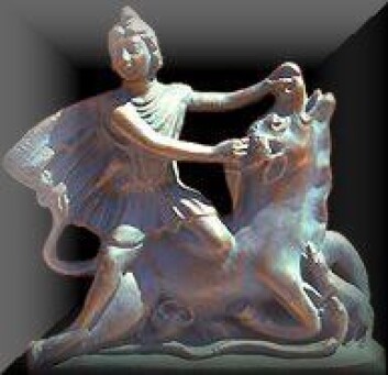 "Mithras fremstilles som regel med en kappe som til forveksling ligner vinger." "Mithras fremstilles som regel med en kappe som til forveksling ligner vinger."