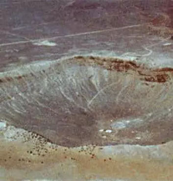 "Meteor Crater i Arizona er 1200 meter i diameter. Det ble laget av en asteroide som var mindre enn 50 meter stor."