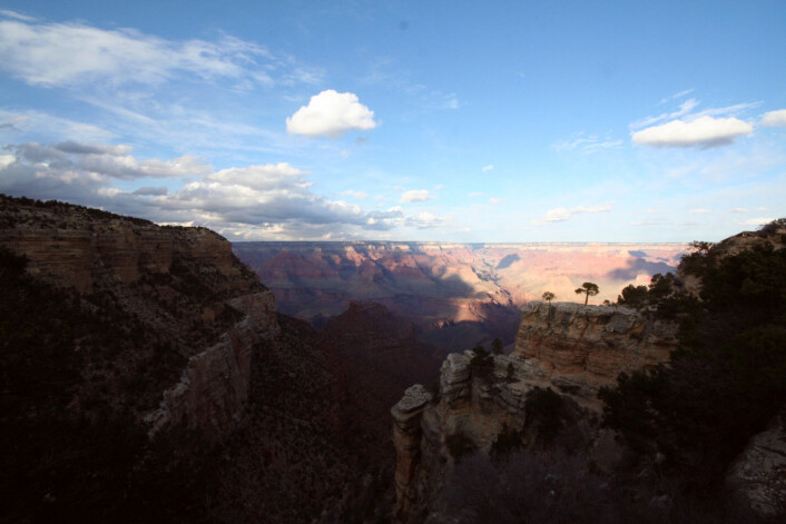"Det er over 1600 meter ned til de dypeste delene av Grand Canyon. (Foto: Ingrid Spilde)" "Det er over 1600 meter ned til de dypeste delene av Grand Canyon. (Foto: Ingrid Spilde)"