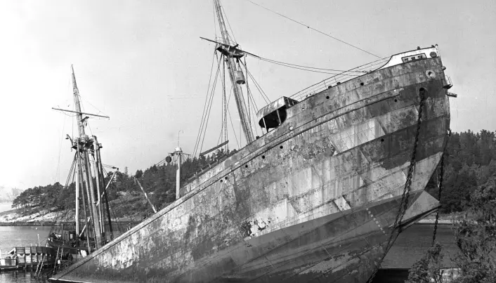 Skipet D/S Donau ble senket i Drøbak i 1945 av krigsveteranene Max Manus og Roy Nielsen. Skipet D/S Donau ble senket i Drøbak i 1945 av krigsveteranene Max Manus og Roy Nielsen.