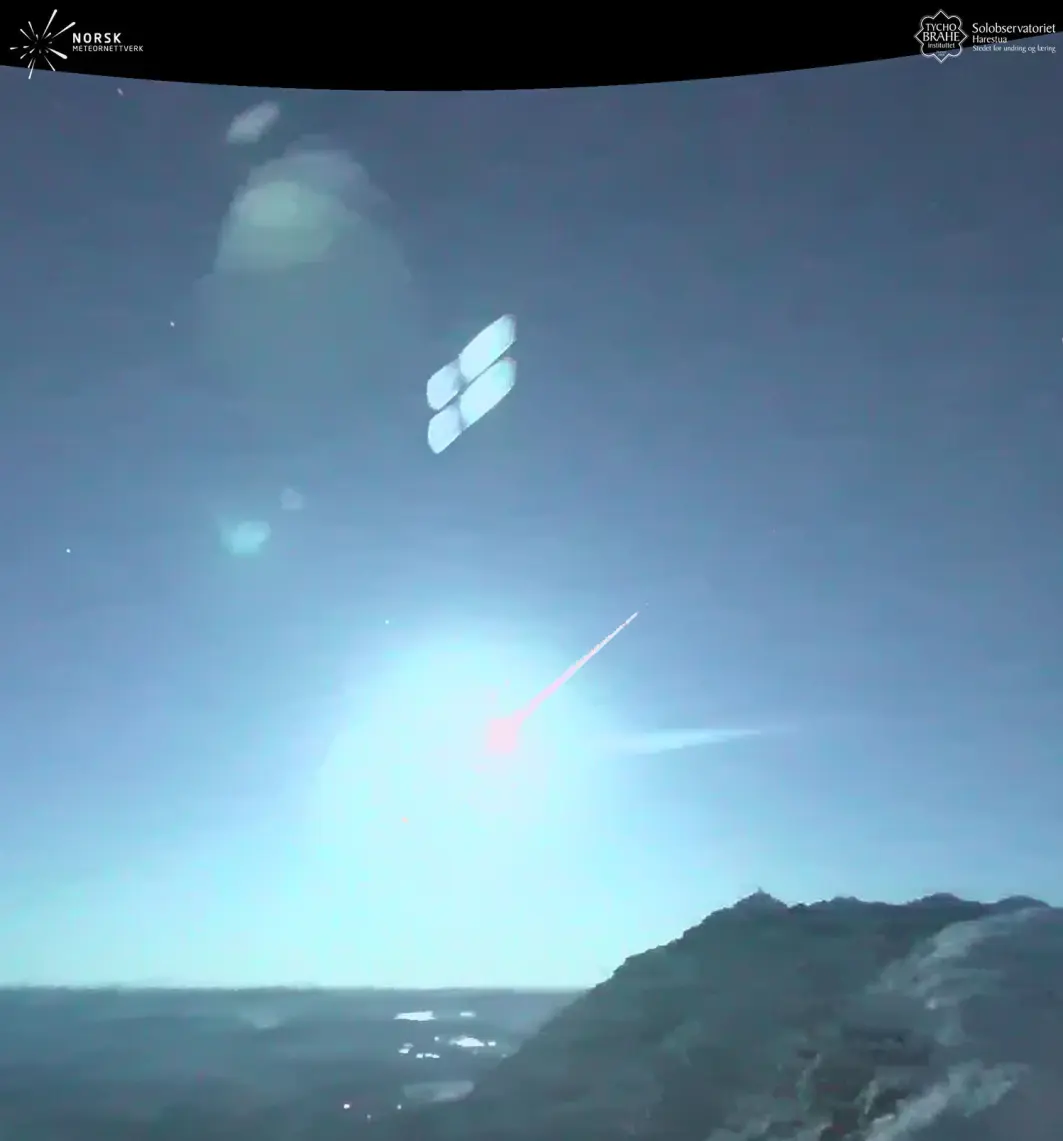 Det rant inn med meldinger til både nødetater og Norsk meteornettverk da en voldsom ildkule lyste opp i store deler av Sør-Norge lørdag kveld. Det rant inn med meldinger til både nødetater og Norsk meteornettverk da en voldsom ildkule lyste opp i store deler av Sør-Norge lørdag kveld.