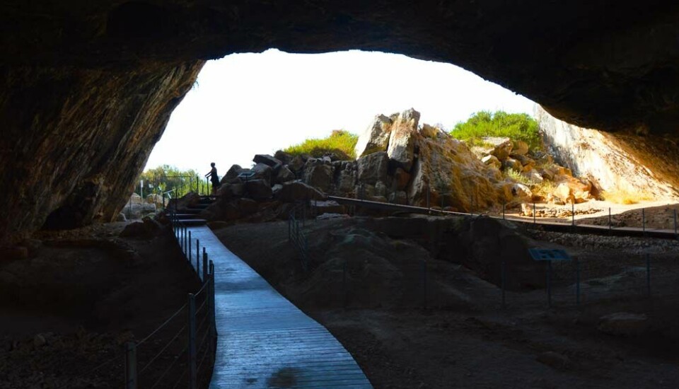 Innsiden av Franchthi-hulen i Hellas