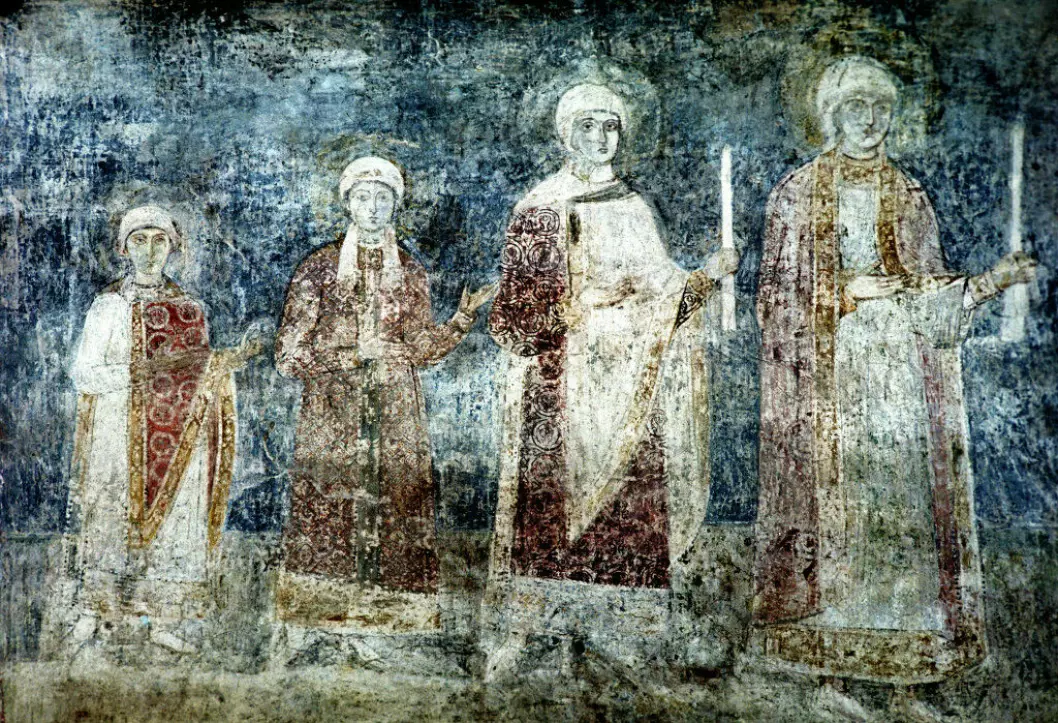 Fresken i St. Sofia-katedralen i Kyiv som viser Jaroslavs døtre. Anna er sannsynligvis den yngste til venstre. Deretter følger Anastasia, Elisiv (Jelisaveta) og lengst til høyre Agatha. Fresken er fra 1000-tallet.