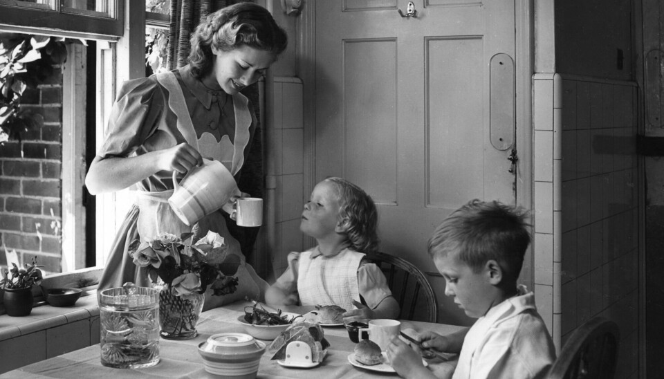 Etter andre verdenskrig ble det viktig å øke befolkningen, og derfor sørge for at barn vokste opp og fikk det de trengte av mat, klær og undervisning. (Barn på bildet er ikke relatert til den britiske undersøkelsen)