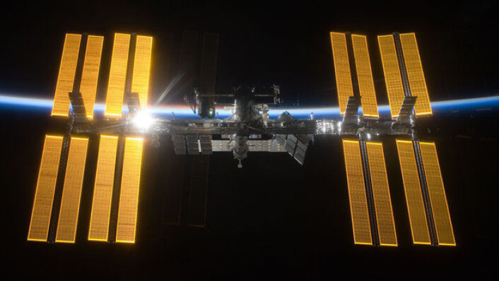 Den internasjonale romstasjonen fyller 15 år 20. november 2013. Siden 2000 har det hele tiden vært mennesker ombord i laboratoriet i rommet. (Foto: NASA) Den internasjonale romstasjonen fyller 15 år 20. november 2013. Siden 2000 har det hele tiden vært mennesker ombord i laboratoriet i rommet. (Foto: NASA)