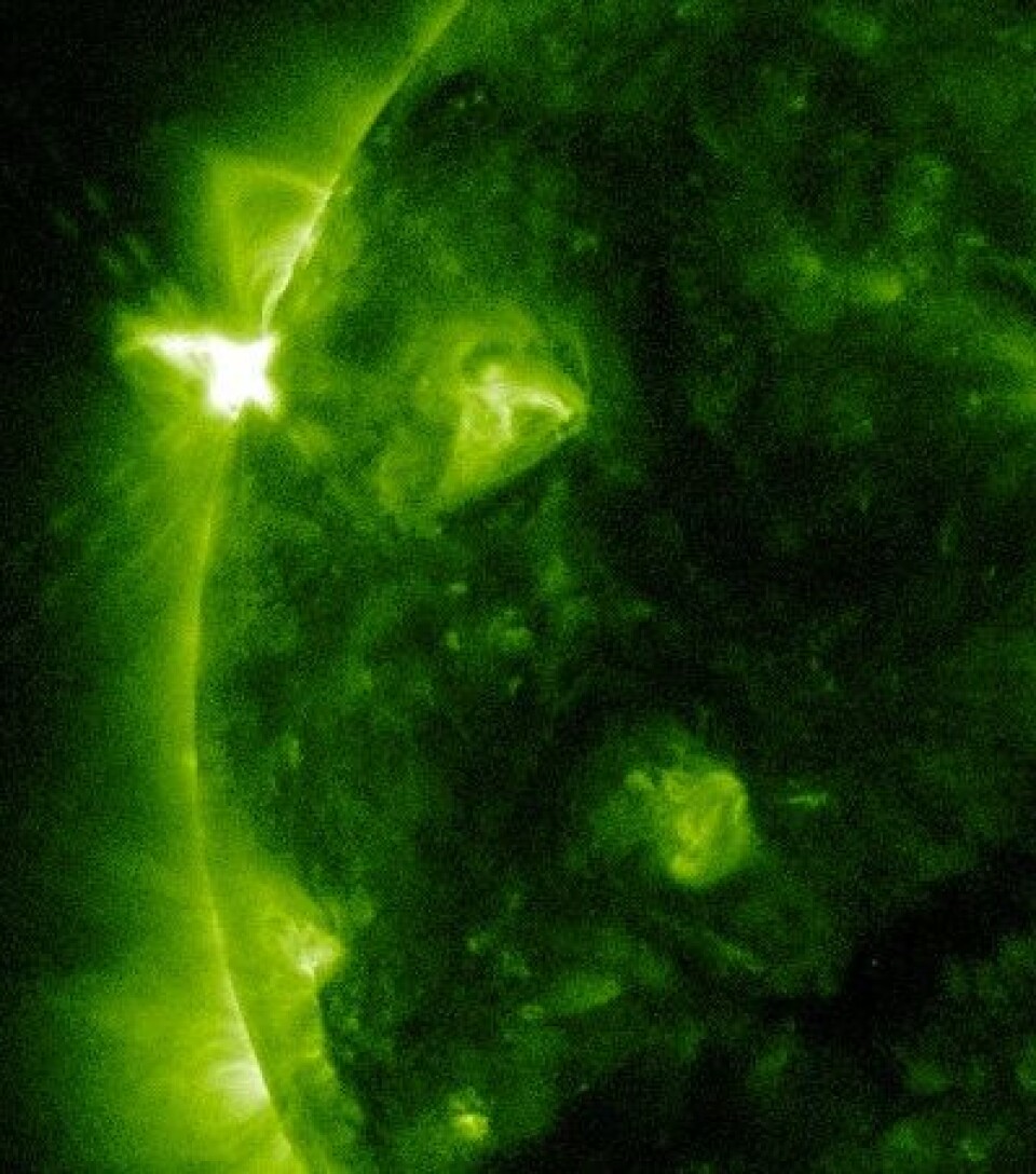Der smalt det igjen på sola. Sett fredag 2. mars fra NASAs Solar Dynamics Observatory (SDO). (Foto: (NASA SDO))
