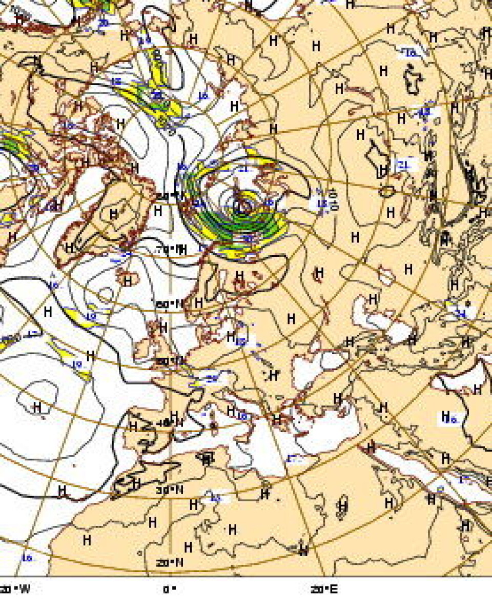 Her er lavtrykket som fikk litt fart på drivisen utenfor Sibir-kysten. (ECMWF)