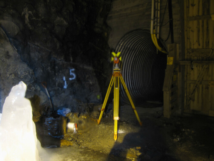 Prism just inside the tunnel entrance, with an ice stalagmite on the left. Prism just inside the tunnel entrance, with an ice stalagmite on the left.
