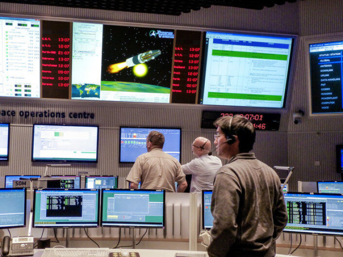 Fra ESAS kontrollrom i Darmstadt i Tyskland. Her under øvelse for oppskytingen av Swarm. (Foto: ESA/F. Diekmann) Fra ESAS kontrollrom i Darmstadt i Tyskland. Her under øvelse for oppskytingen av Swarm. (Foto: ESA/F. Diekmann)