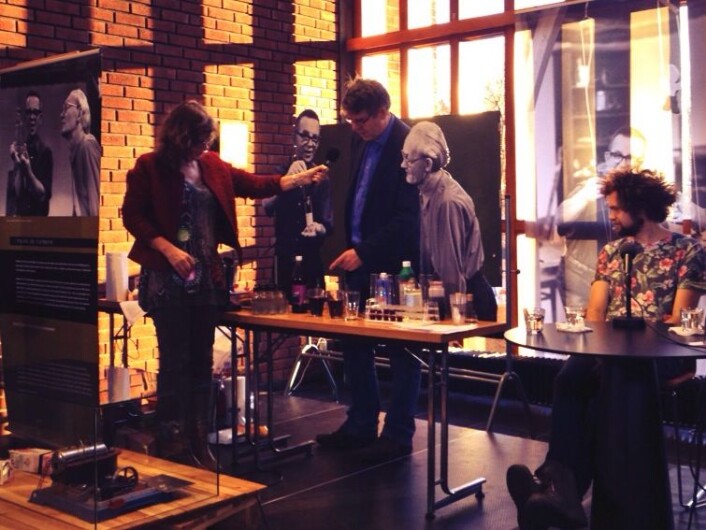 Einar Uggerud og Guro Tarjem i Abels roterom på Realfagsbiblioteket. (Foto: Live Kvale) Einar Uggerud og Guro Tarjem i Abels roterom på Realfagsbiblioteket. (Foto: Live Kvale)