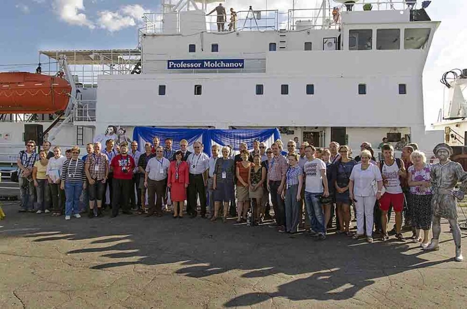 Folk på kaia. (Foto: Gunnar Sætra, HI)