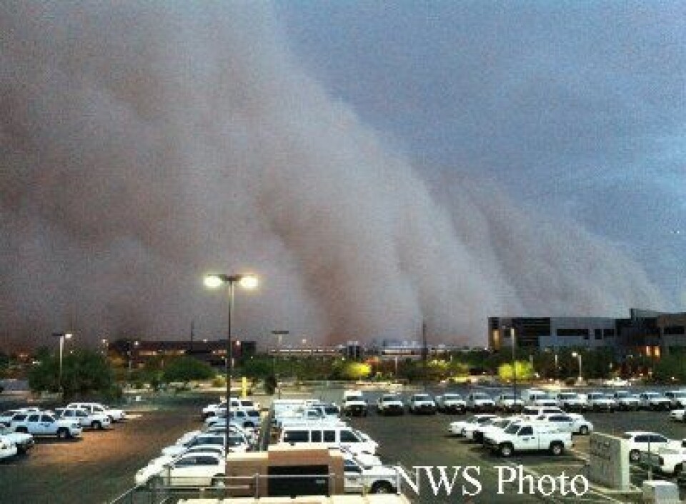 Støvstorm anno 2011. Her fra Phoenix, Arizona, 5 juli i år. (Foto: NWS)