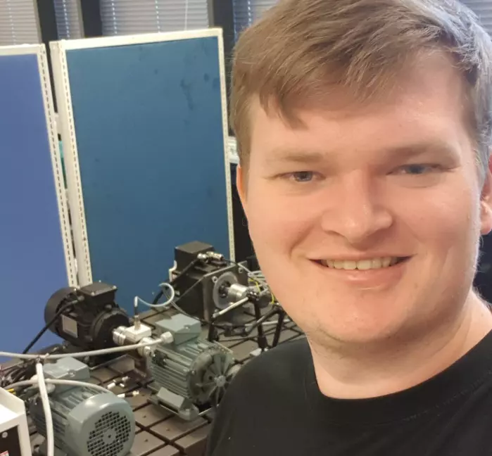 Sveinung Atteskog pursued a doctoral program at the Faculty of Engineering and Science at the University of Agder, specializing in mechatronics.