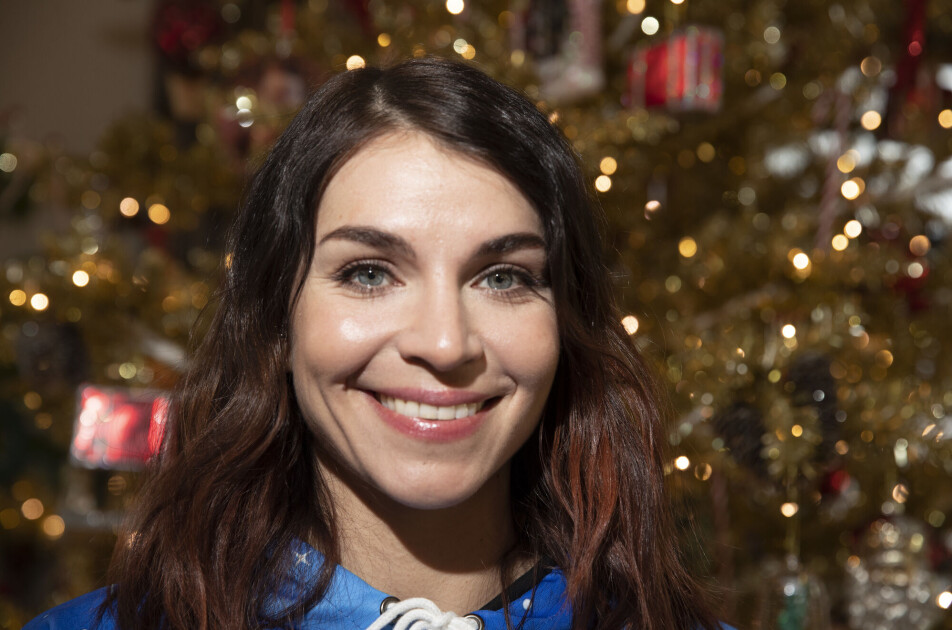I tv-serien «Hjem til jul» spilte Ida Elise Broch hovedrollen som singel kvinne på desperat leting etter en kjæreste i 2019 og 2020. Det var Netflix sin første norske originalserie.