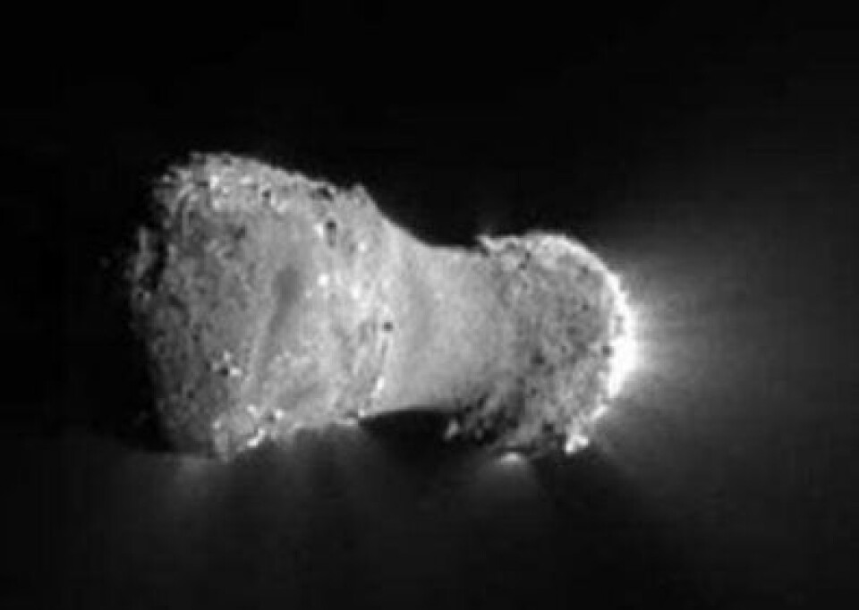 Komet Hartley 2 sett fra NASAs romsonde EPOXI/Deep Impact for et par dager siden. (NASA)
