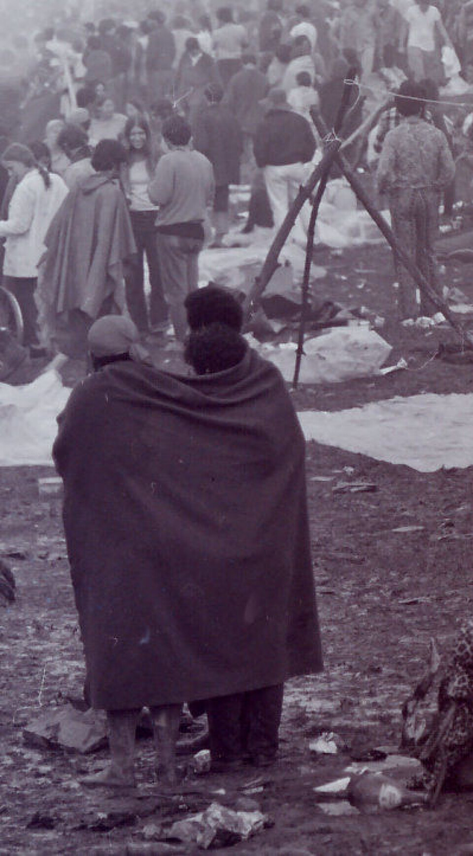 Regn og søle på Woodstock-festivalen, 15. august 1969. (Foto: Mark Goff, Wikimedia Commons)
