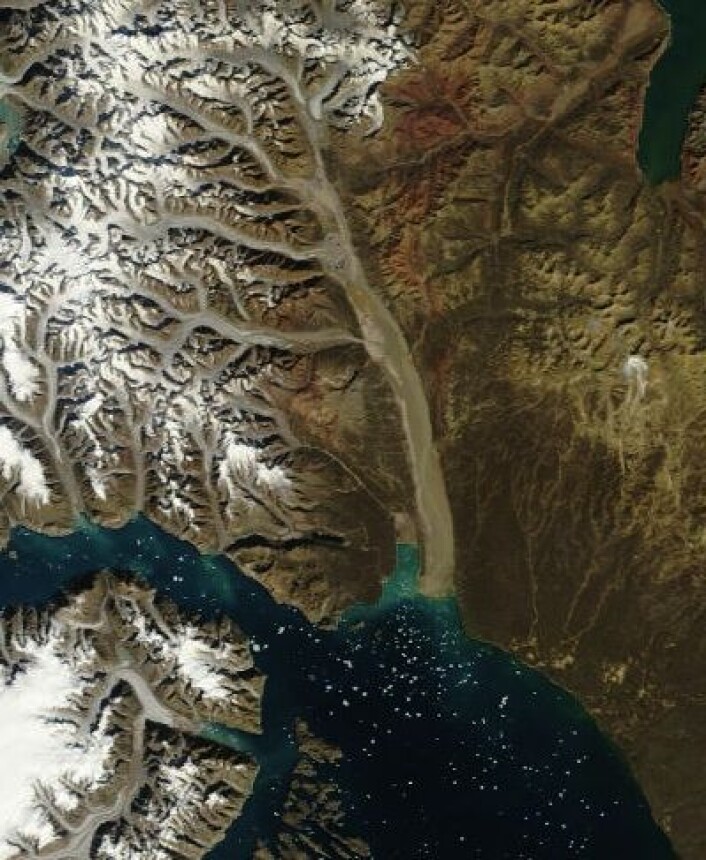 Scoresbysund på Grønland sett fra NASAs satellitt Terra 9. august. (Foto: (NASA Terra MODIS)) Scoresbysund på Grønland sett fra NASAs satellitt Terra 9. august. (Foto: (NASA Terra MODIS))