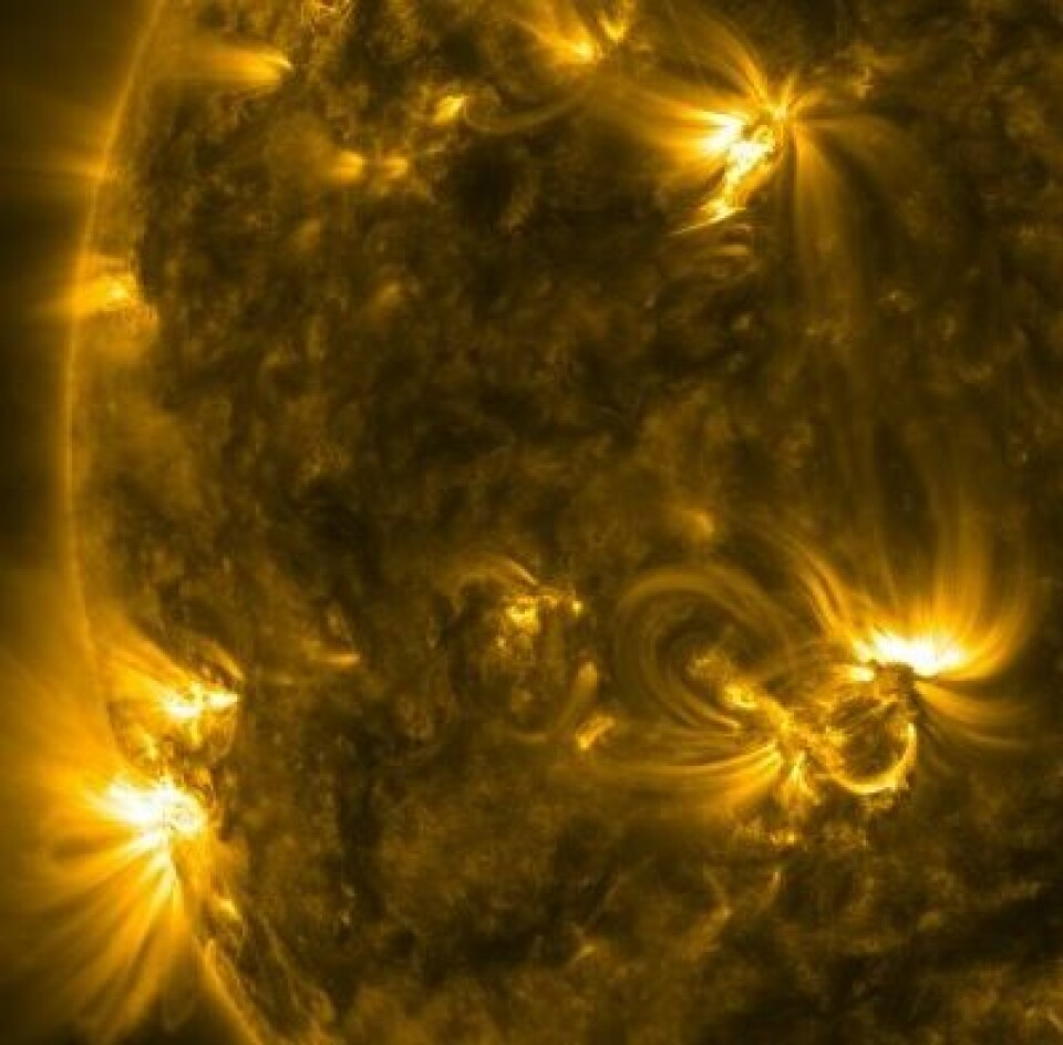 Har planetene noe skyld for variasjonene i solflekk-aktivitet på sola? Neppe, i følge de nyeste resultatene. Her noen solflekk-områder sett fra SDO 28. april. (Foto: (NASA SDO))