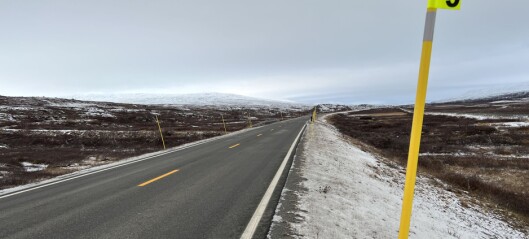 Nå kan du se selvlysende brøytestikker – men kun langs E6 på Saltfjellet i Nordland