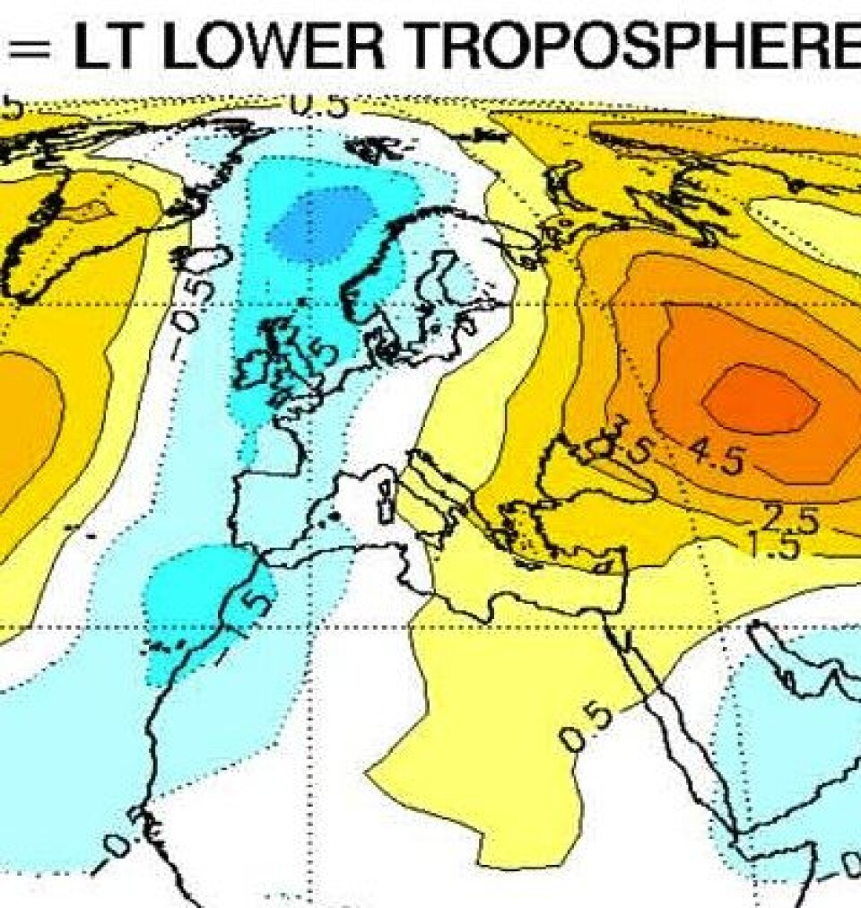Slik var temperatur-avviket fra normalen noen km oppe i luften i vår del av verden i april måned, i flg satellittmålinger. (Foto: (UAH))