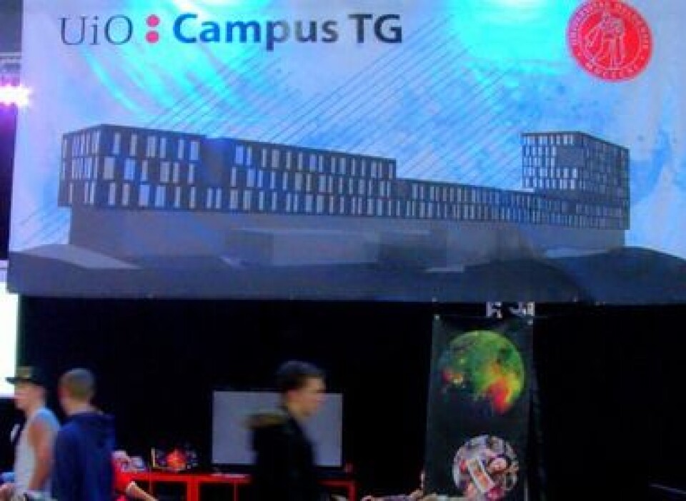 UiOs stand, passende kalt UiO: Campus TG», med Institutt for Informatikk som primus motor, har vært med på The Gathering siden 2012 og Realfagsbiblioteket er en del av standen. Foto: F. H. Juell UiOs stand, passende kalt UiO: Campus TG», med Institutt for Informatikk som primus motor, har vært med på The Gathering siden 2012 og Realfagsbiblioteket er en del av standen. Foto: F. H. Juell