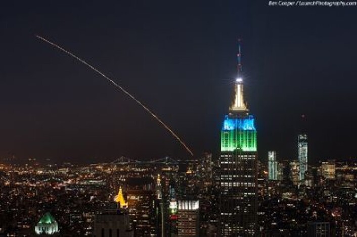 LADEE på vei mot månen, sett fra New York City. (Foto: (Ben Cooper / LaunchPhotography.com / SpaceWeather.com)) LADEE på vei mot månen, sett fra New York City. (Foto: (Ben Cooper / LaunchPhotography.com / SpaceWeather.com))