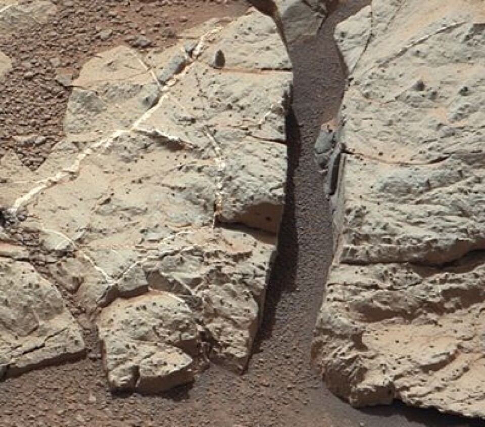 Det har nok vært rennende vann på Mars, ja. Eller fins det andre måter å forklare dette fine bildet som NASAs rover Curiosity tok for noen dager siden? (Foto: (NASA JPL))