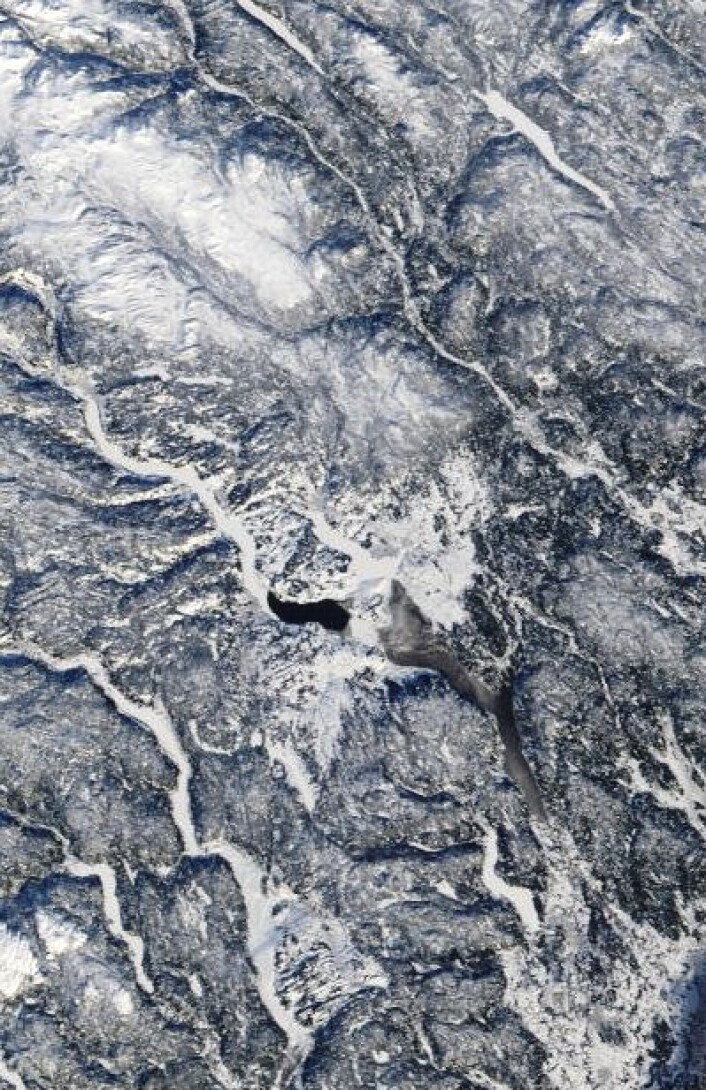 Det ser ikke ut til at isen legger seg ordentlig på Mjøsa denne vinteren. Her sett fra Terra 1. februar. (Foto: (NASA Terra MODIS)) Det ser ikke ut til at isen legger seg ordentlig på Mjøsa denne vinteren. Her sett fra Terra 1. februar. (Foto: (NASA Terra MODIS))