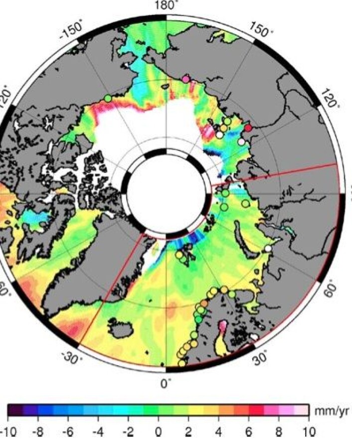 Havnivå-trend i Arktis etter to tiår med satellittmålinger. Noen av tidevannsmålerne i området er også avmerket. (Foto: (Shum et al. 2012)) Havnivå-trend i Arktis etter to tiår med satellittmålinger. Noen av tidevannsmålerne i området er også avmerket. (Foto: (Shum et al. 2012))