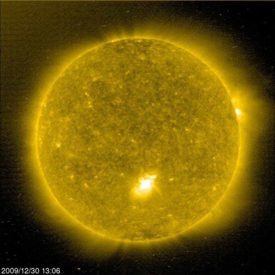 Figur 1: Solflekkene er tilbake. Bildet fra SOHO-satellitten 30 desember viser et svært aktivt område på solas sydlige halvkule. (NASA/ESA).