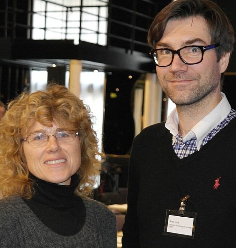 Forfatterne Kari Aamodt Espegren og Arne Lind ved Institutt for energiteknikk (IFE) er også henholdsvis leder og arbeidspakkeleder av forskningsområdet «Energisystemer og markeder» i CenSES. (Foto: Claude R. Olsen)