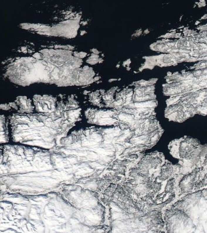 Ingen tidlig vår i Trøndelag i år. Her sett fra NASAs satellitt Aqua 22. mars. (Foto: (NASA Aqua MODIS)) Ingen tidlig vår i Trøndelag i år. Her sett fra NASAs satellitt Aqua 22. mars. (Foto: (NASA Aqua MODIS))